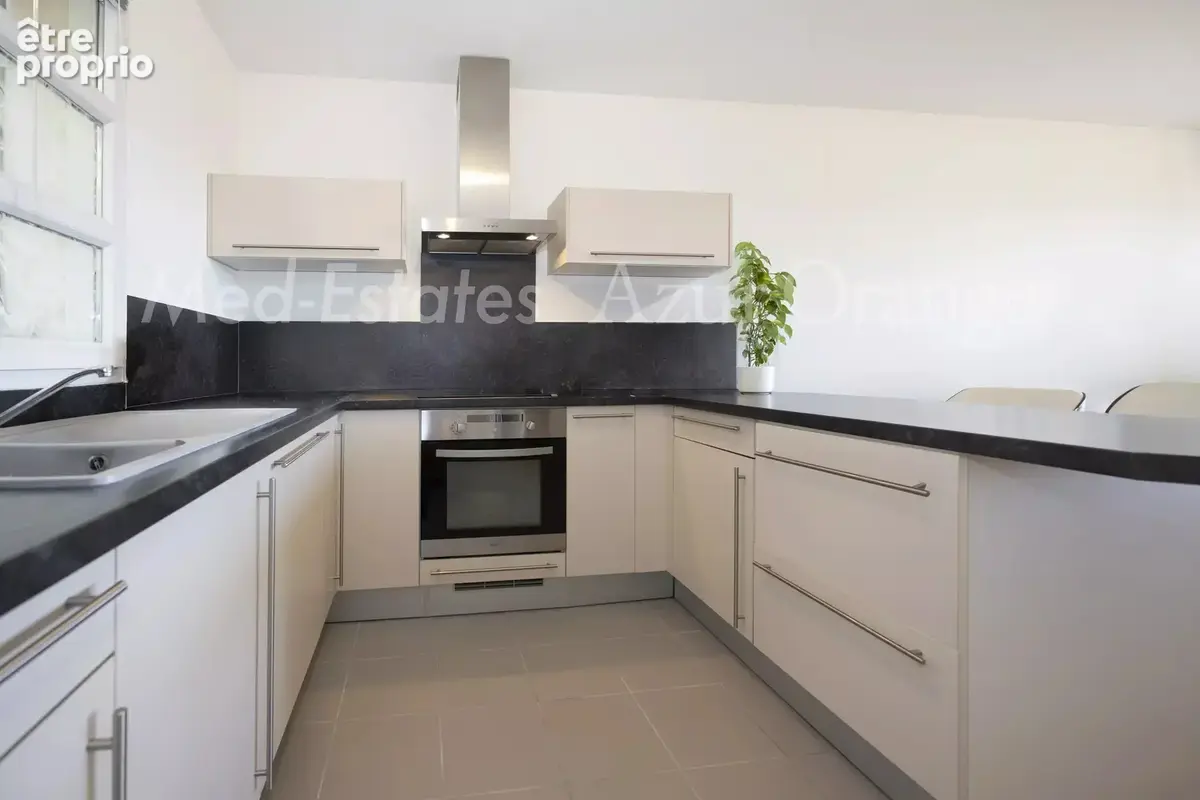 Grimaud village - Appartement T2 avec balcon et vue panoramique - photo 8