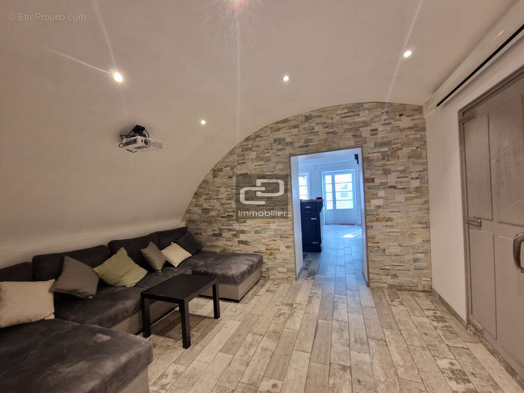 Maison à COUZON-AU-MONT-D'OR