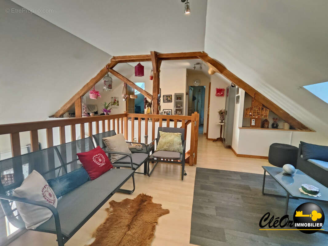 Maison 138 m² à Pierre-De-Bresse  - photo 3