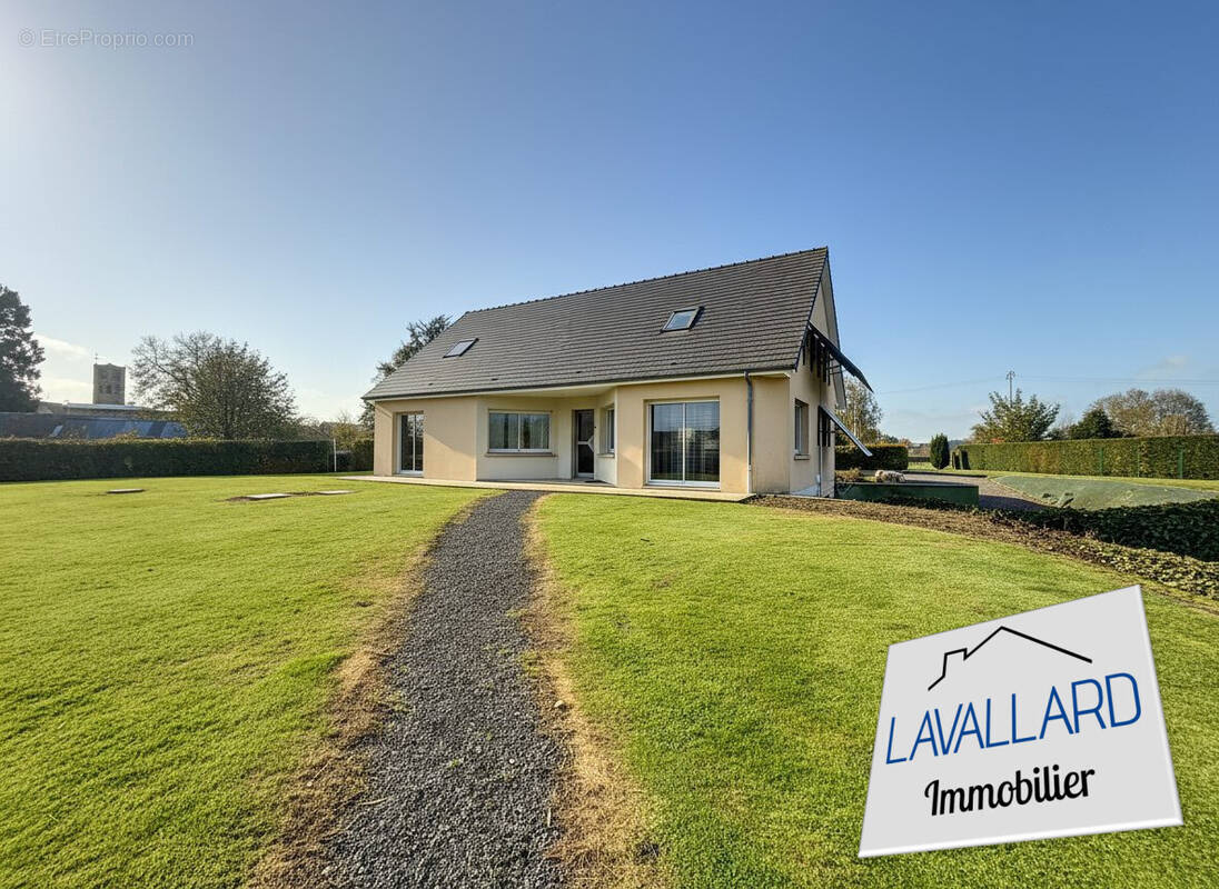 Maison à HORNOY-LE-BOURG