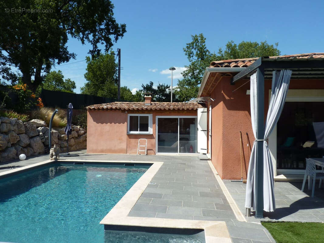 Maison à SAINTE-TULLE