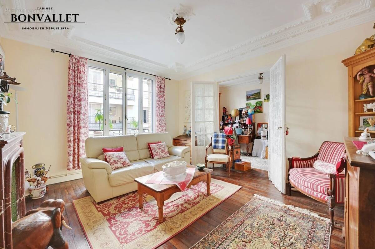 Appartement à PARIS-15E