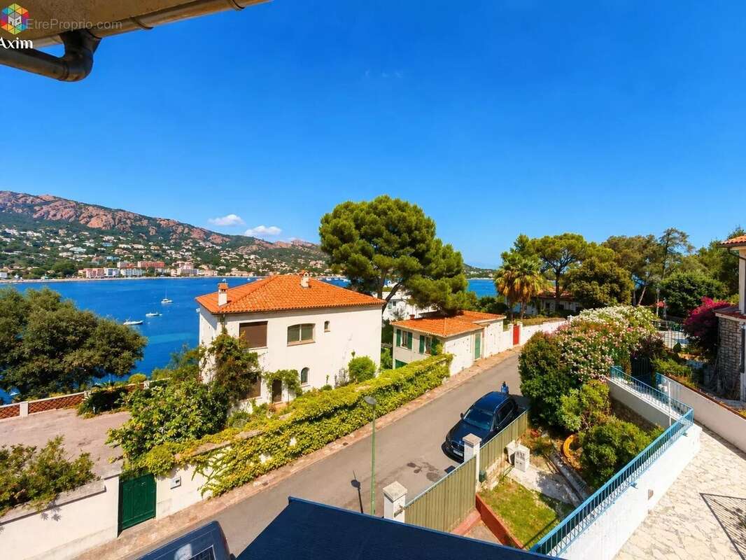 Agay – 4 pièces en duplex – vue mer – grande terrasse – garage & parking - photo 3