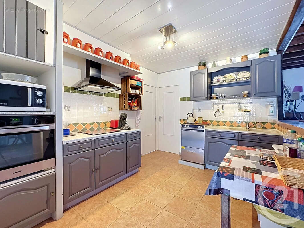 Maison 230 m² à Marcilly-En-Villette  - photo 12