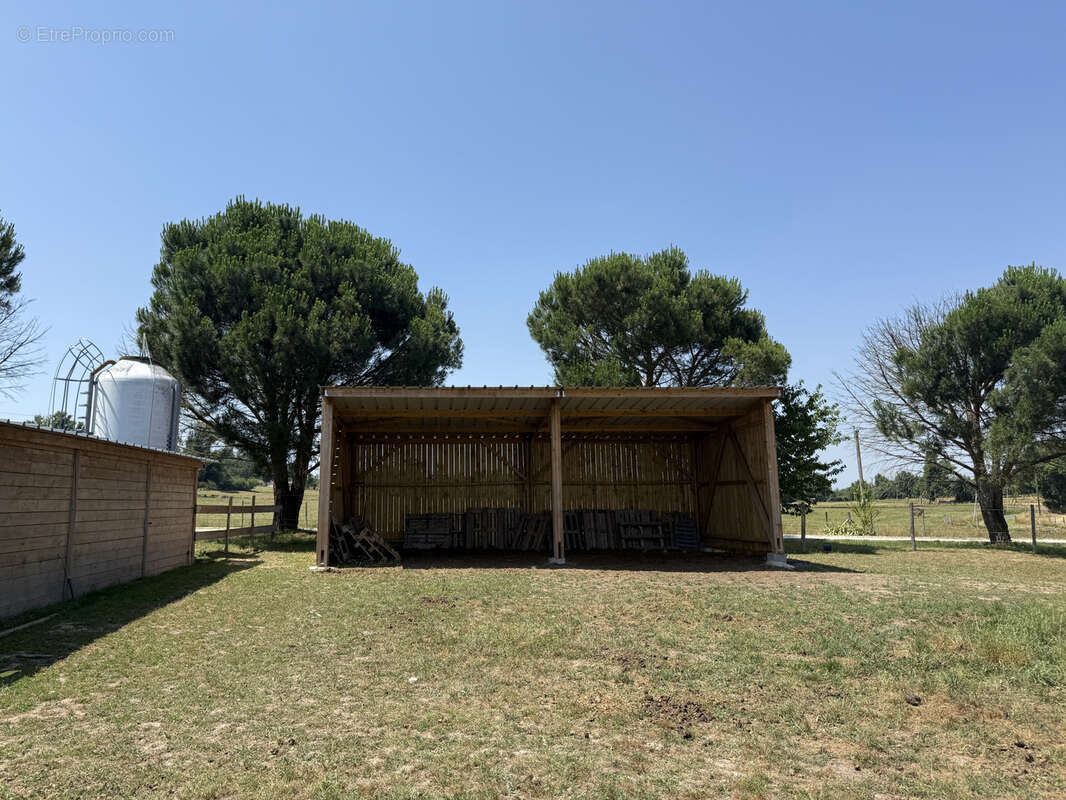 Maison à LA ROCHE-CHALAIS