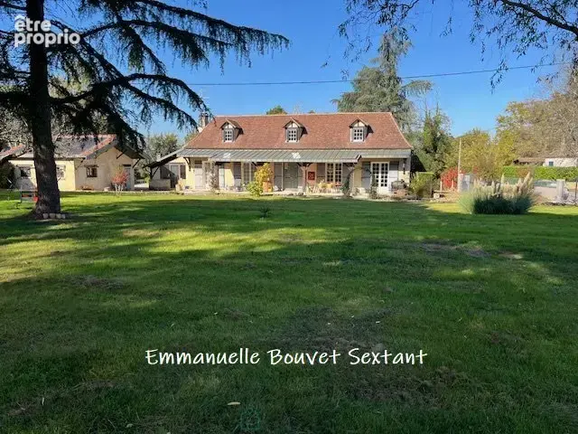 Maison en pierres, 4 chambres, 2 sde, garage, car-port, atelier, véranda, sur 4750 m2 clos. - photo 2