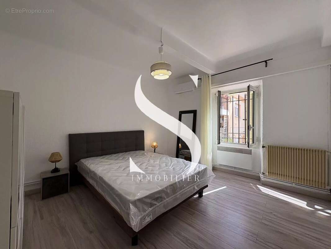 Appartement à VALLAURIS