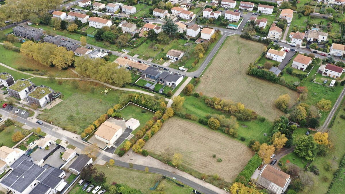 Terrain à SAINTES