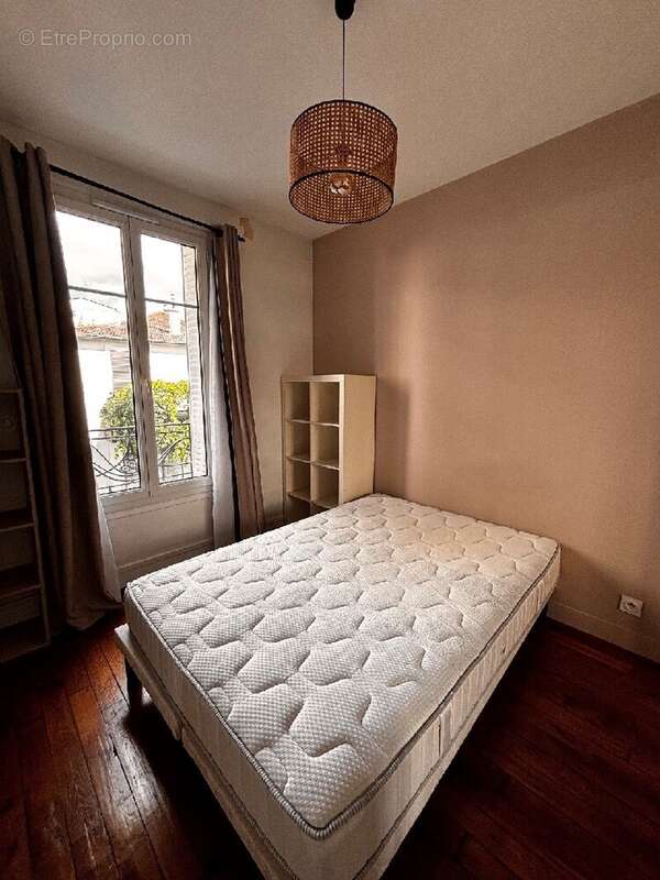 Appartement à LA GARENNE-COLOMBES