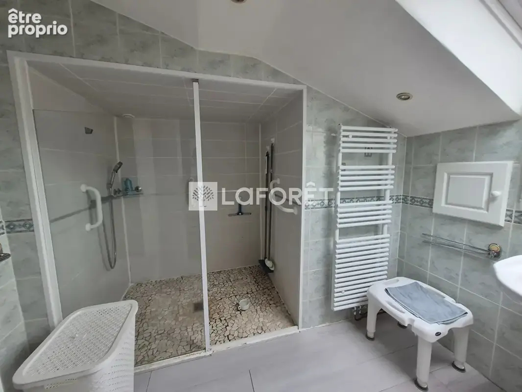Maison en pierre avec garage, dépendances et vaste terrain au calme - photo 8