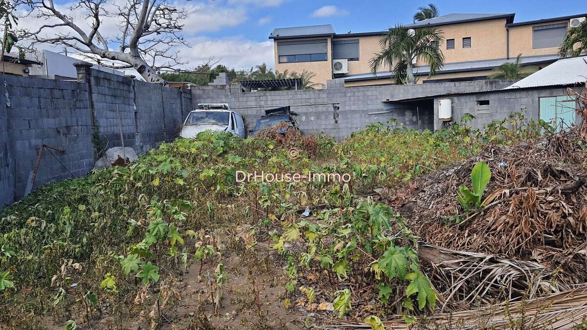 Terrain à SAINT-LOUIS