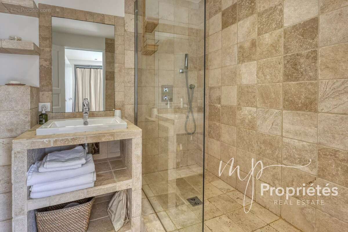 Maison à BORMES-LES-MIMOSAS