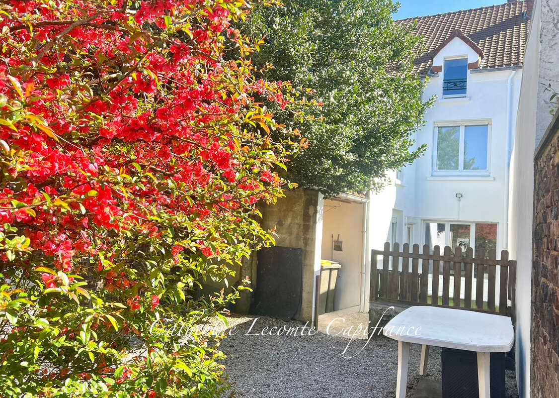 À vendre - desvres - maison 132 m2 -  5 pièces - 4 chambres - jardin clos - terrasse - photo 6