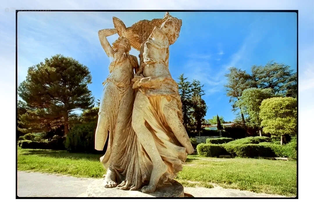 Appartement à VILLENEUVE-LES-AVIGNON