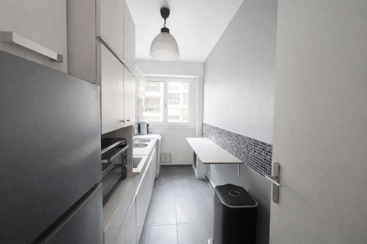 Appartement à PARIS-20E
