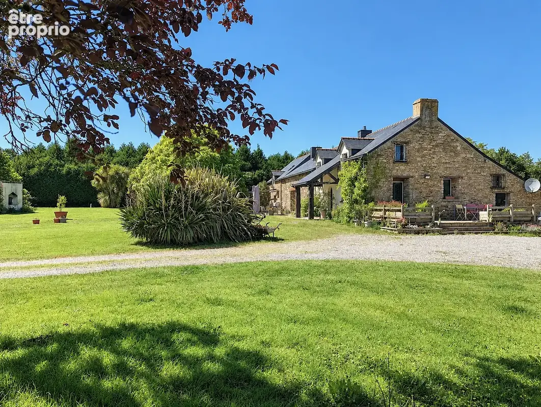 Propriété de 10 000 m2 - photo 2