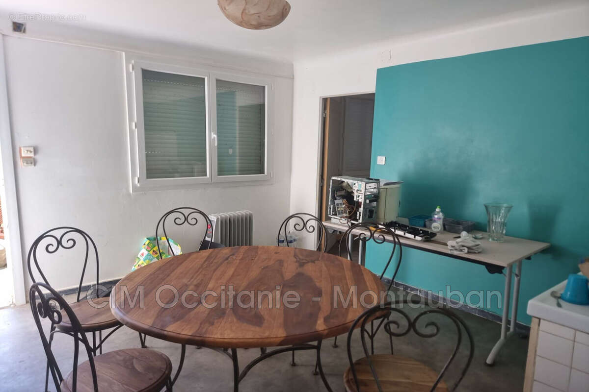 Commerce à MONTBETON