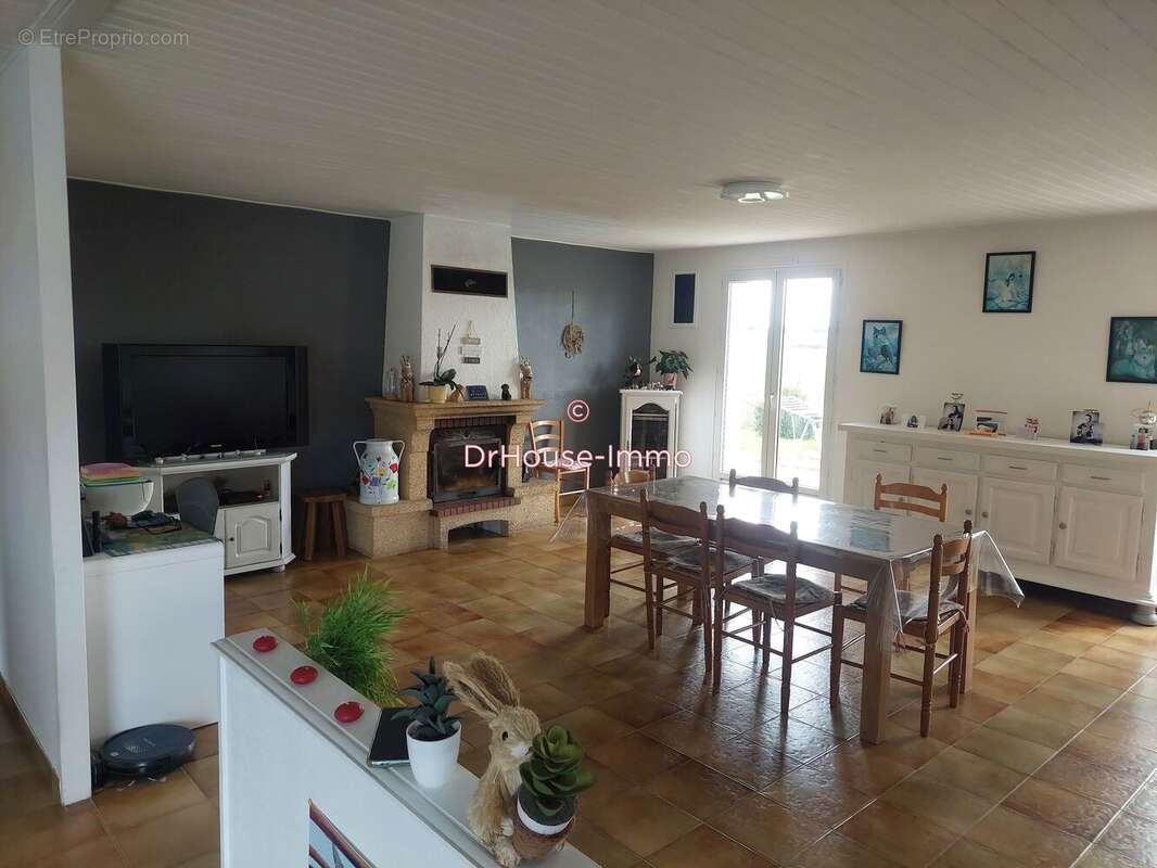 Maison à CORME-ECLUSE