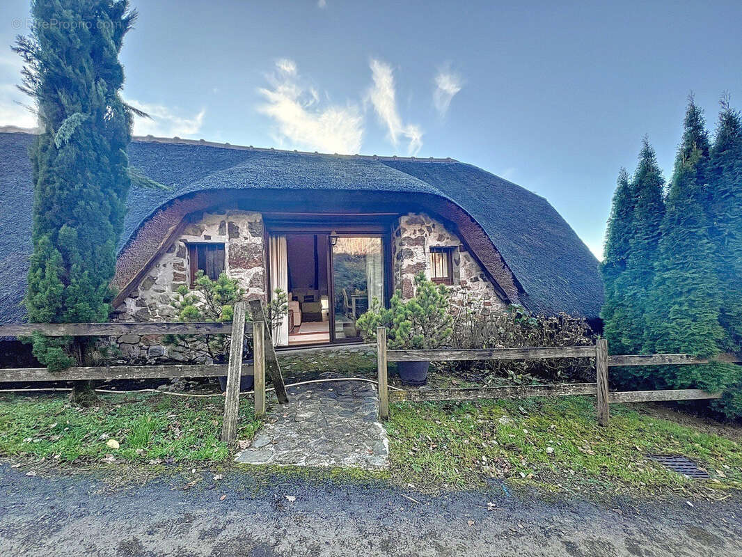 Maison à ANTIGNAC