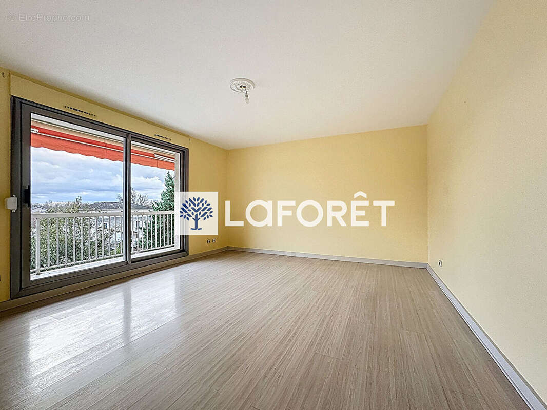 Appartement à MIRIBEL