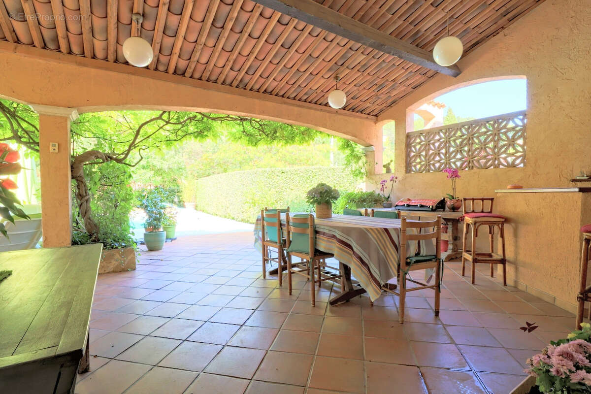 Maison à SOLLIES-TOUCAS