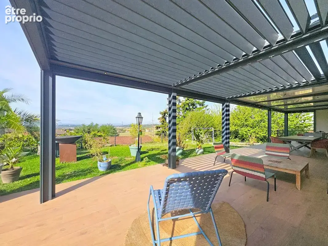 Maison - 4 Chambres - Possibilité 5 - Bureau - Sous sol complet - Garage - Piscine - Jardin - Magnifique vue - photo 8