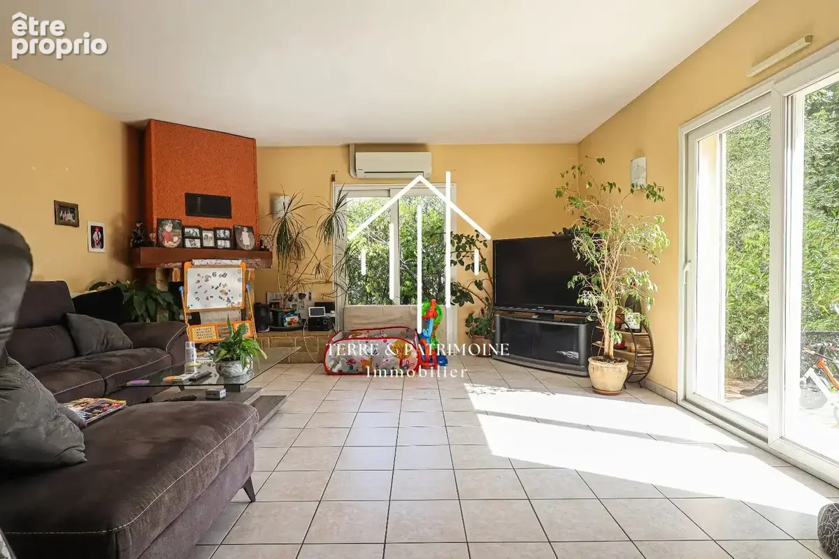 Maison de plain-pied avec piscine sur 2 500 m² de terrain constructible – Vinezac - photo 5