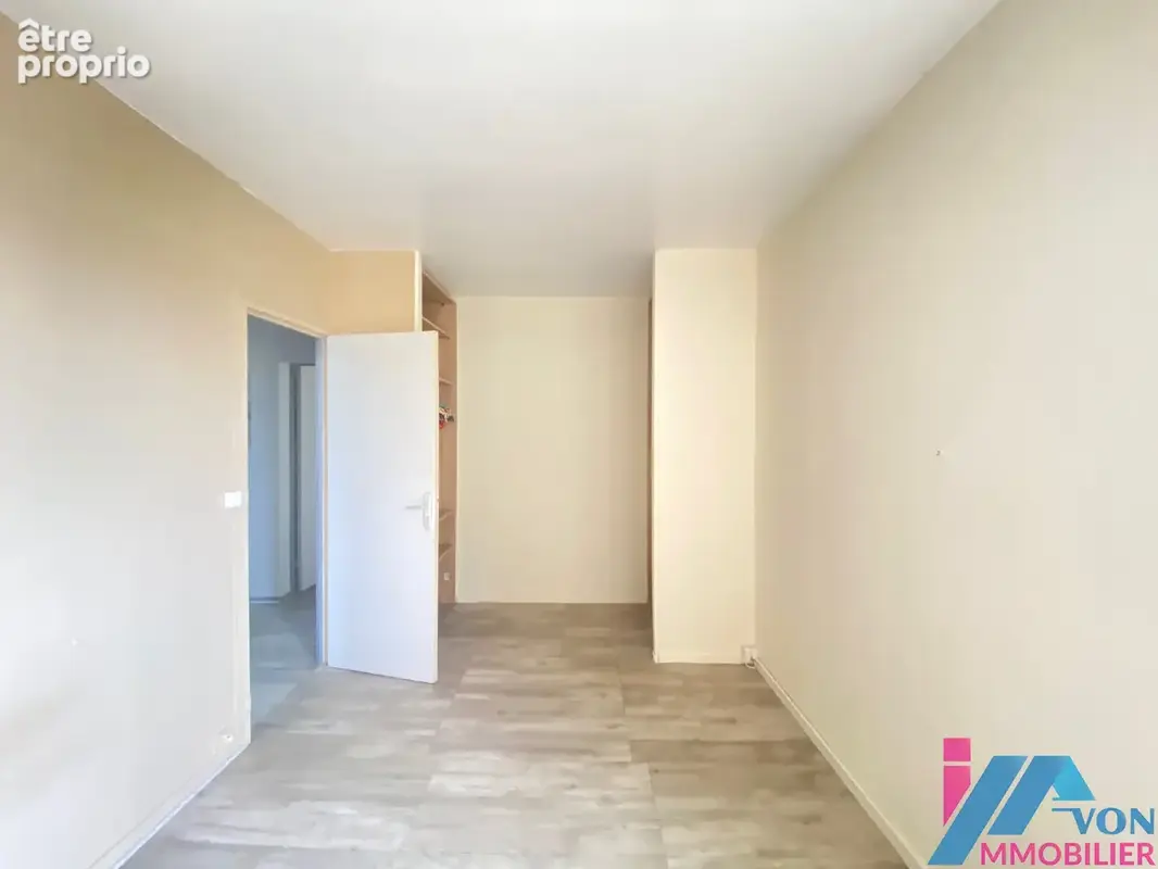 Appartement F 4 pièces avec balcon, une cave et un parking - photo 10