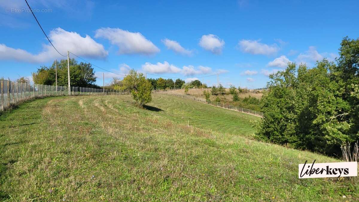 Terrain à LESCURE-D&#039;ALBIGEOIS