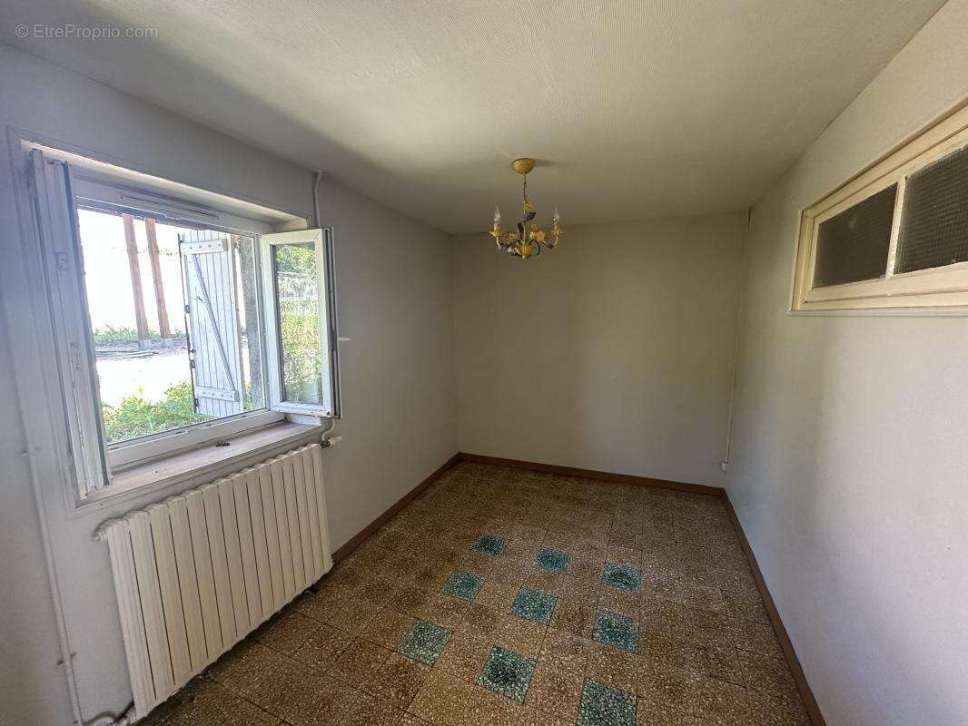 Appartement à LA CHAPELLE-SAINT-MESMIN