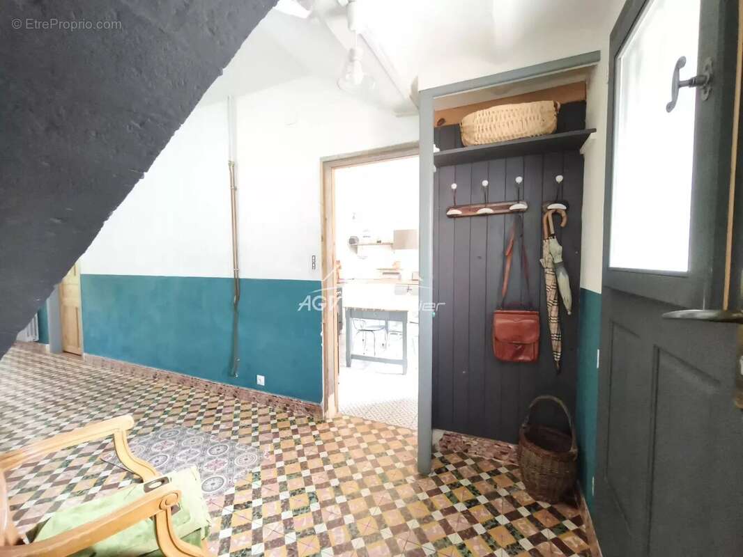 Maison à SAINT-JULIEN-LES-ROSIERS