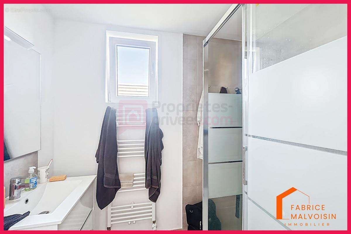 Maison à GROFFLIERS