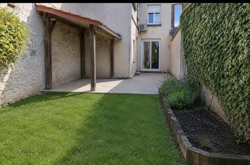 Maison à SAINT-QUENTIN