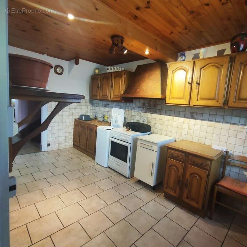 Maison à LA BATIE-MONTGASCON