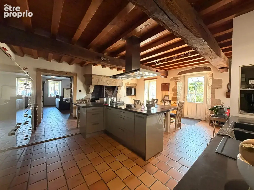 Aubigny les clouzeaux ancien logis + dependances a vendre - photo 3
