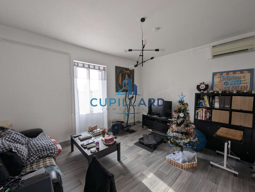 Appartement à SAINT-GERMAIN-LESPINASSE