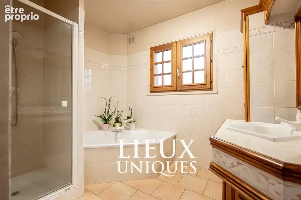 Lieux uniques ® x propriétés privées propose tres belle maison contemporaine de 195 m² - cellettes - photo 16