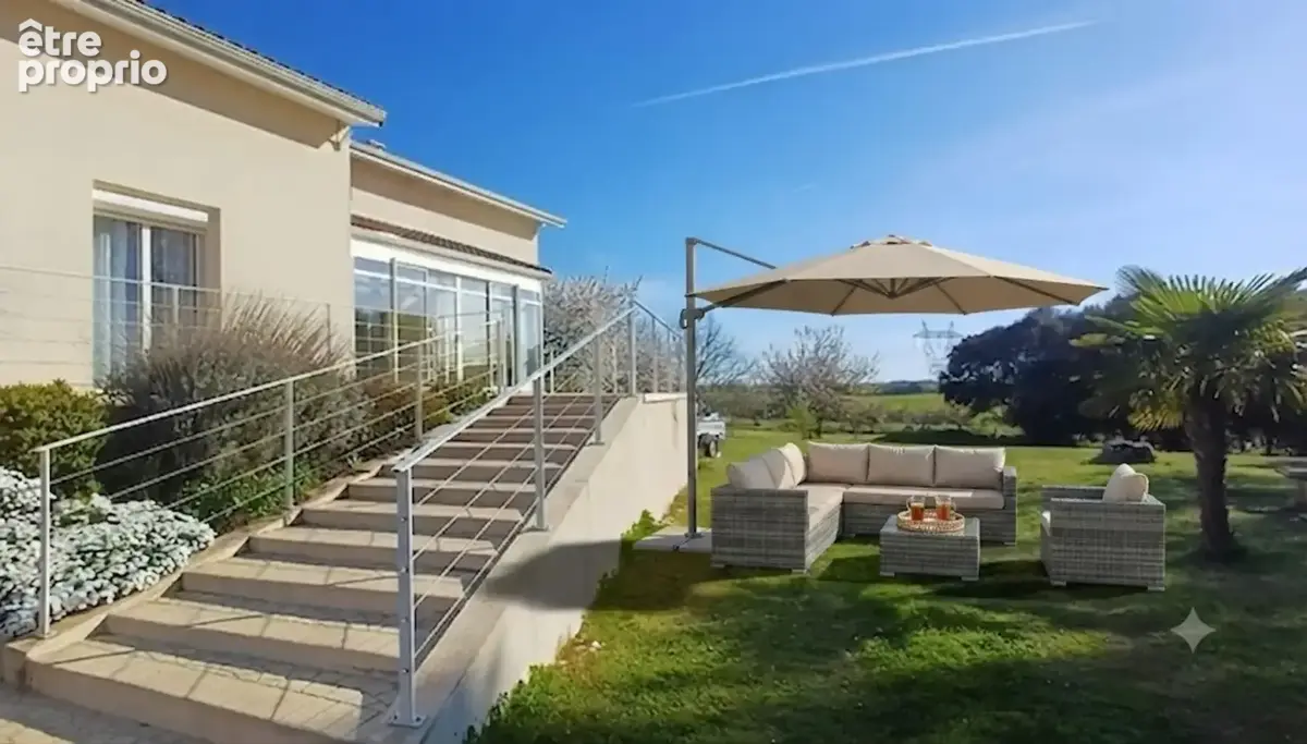 Grande maison à vendre 5 pièces FOUQUEBRUNE (16) + dépendances sur terrain d'env 6800 m2 - photo 3