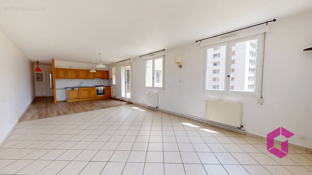 Appartement à SAINT-ETIENNE