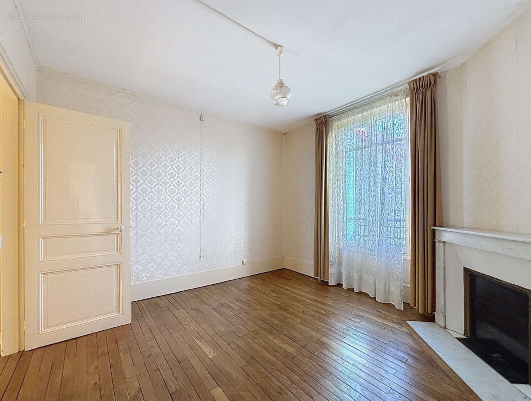 Maison à COULOMMIERS