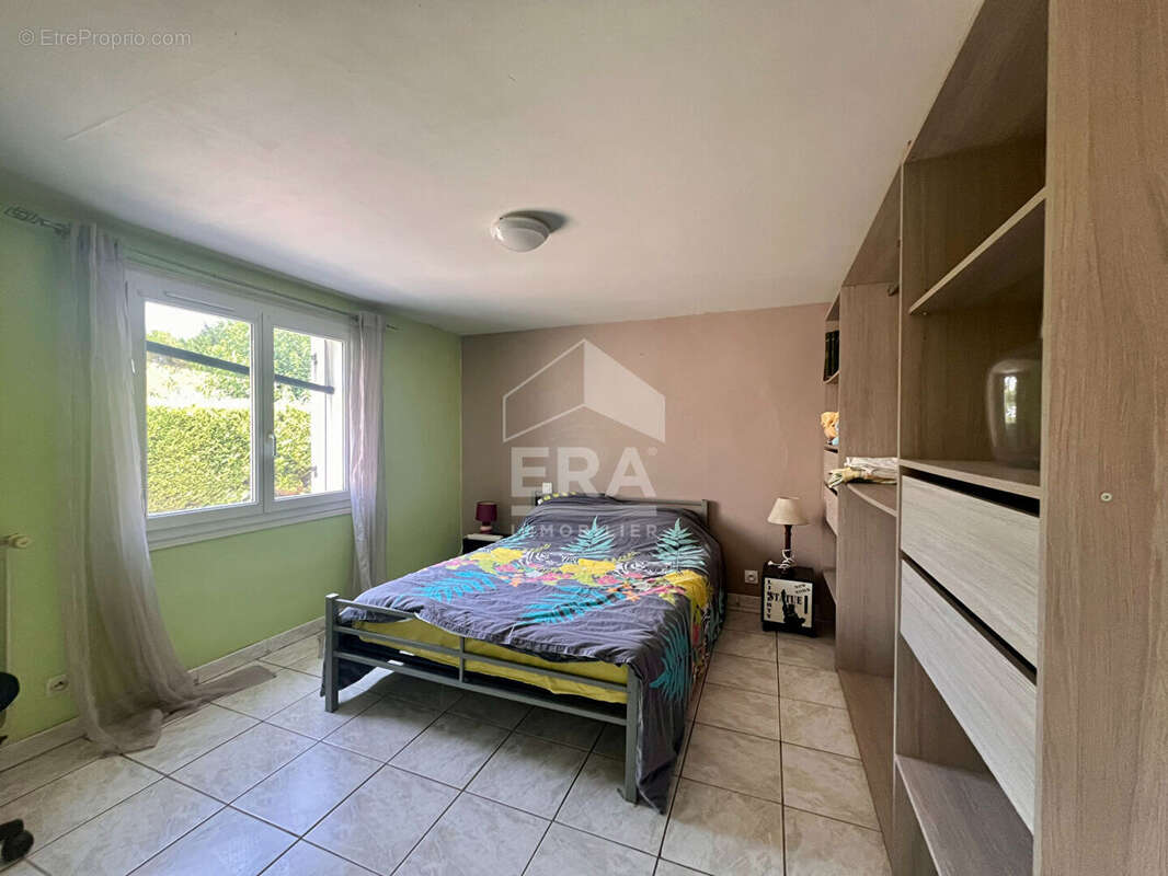 SEMUSSAC - Maison individuelle 115 m² + 818 m² de terrain - Proche commerces - photo 10