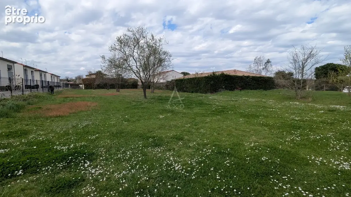 Terrain constructible viabilisé  650 m²  Cugnaux - photo 8
