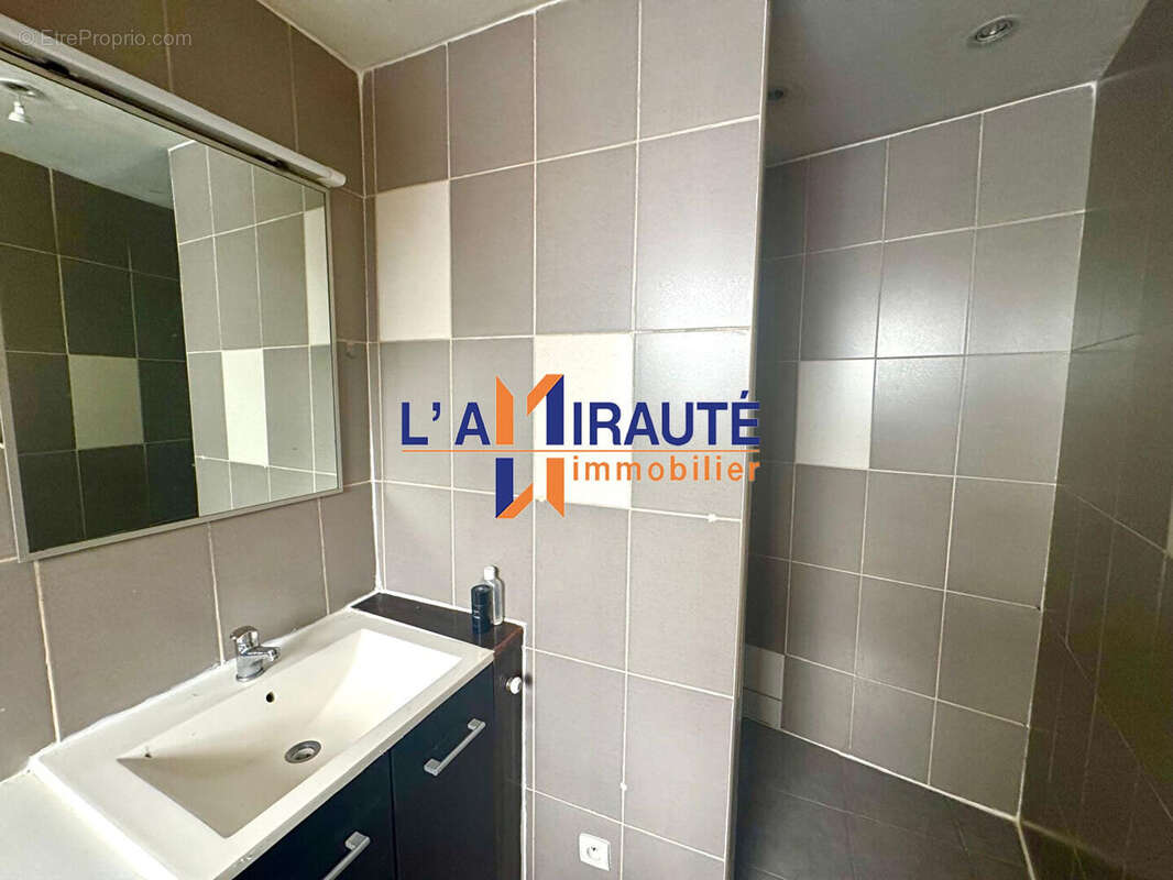 Maison à LE MESNIL-LE-ROI