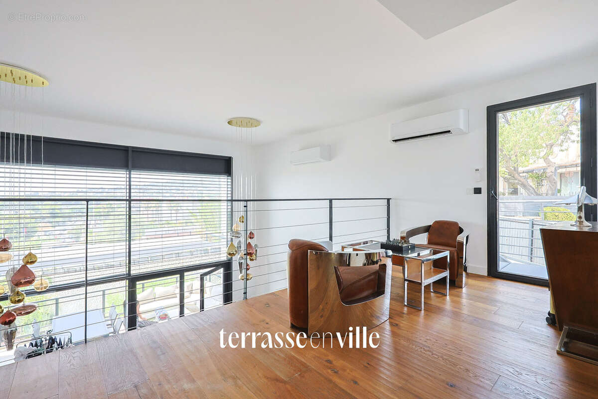 Duplex de luxe - 123m2 - terrasse 22m2- rooftop vue mer 60m2 - jacuzzi - 4 parkings - photo 18