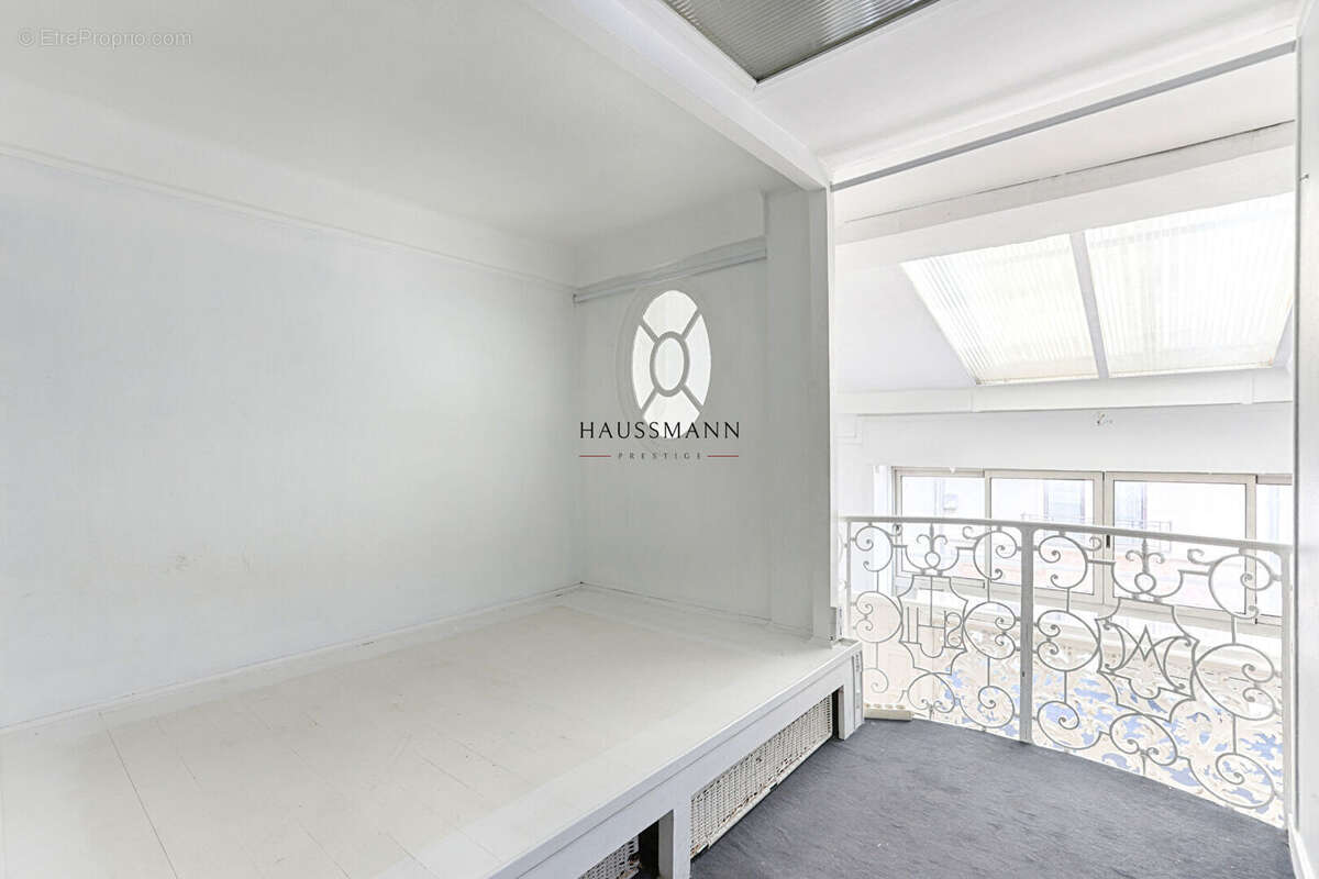 Appartement à PARIS-8E