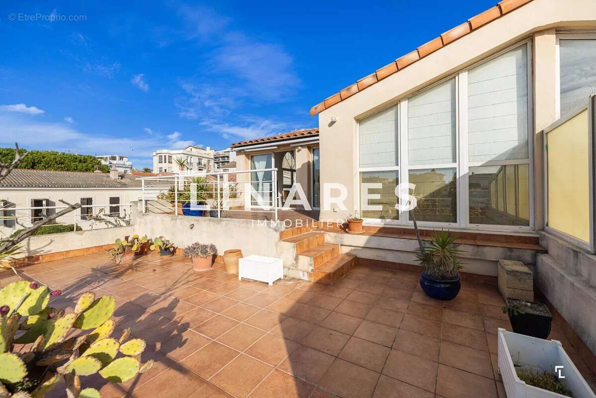 Appartement à MARSEILLE-7E