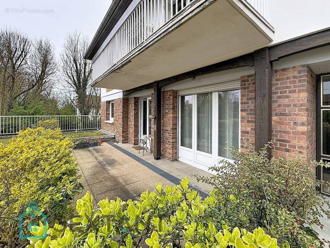 Appartement à LE MESNIL-ESNARD