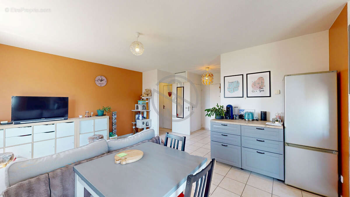 T2, Saint Fons avec Garage - photo 5