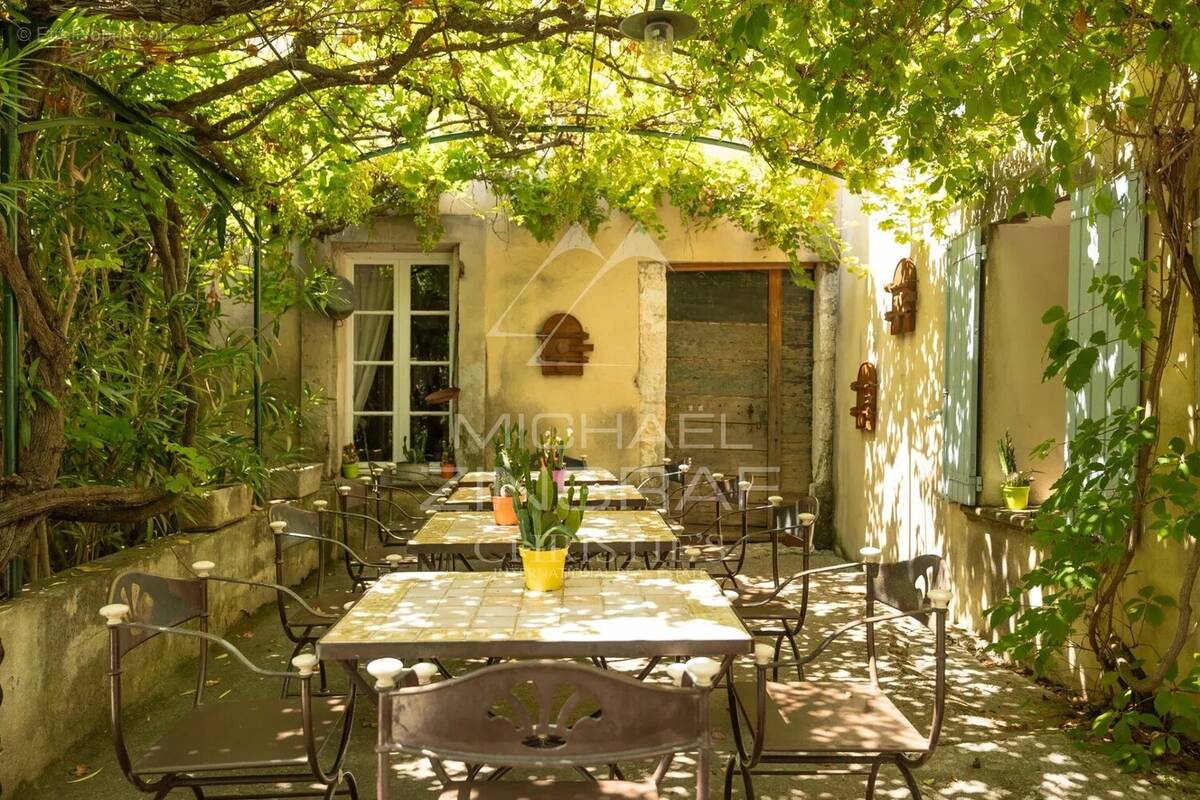 Domaine d’Exception avec piscine aux Portes de L’Isle-sur-la-Sorgue - photo 3