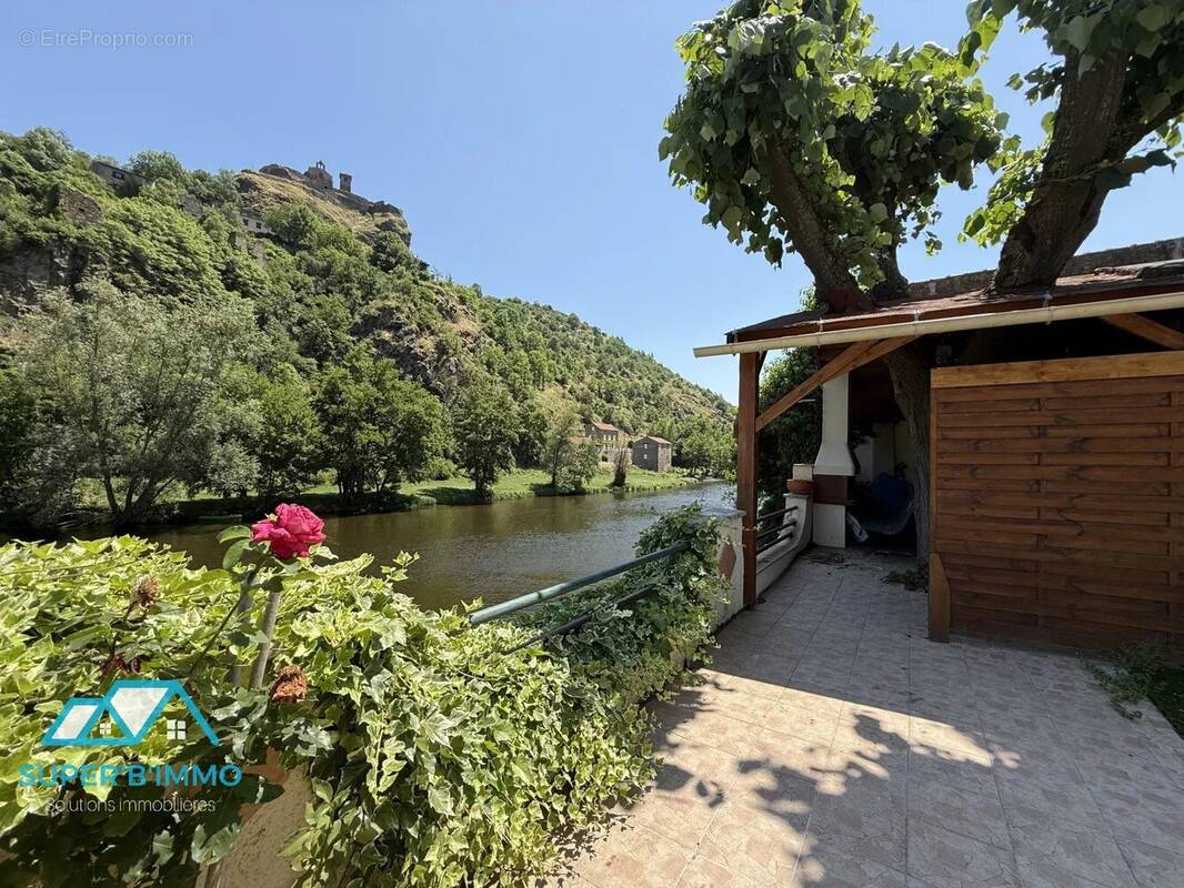 Maison à VILLENEUVE-D&#039;ALLIER